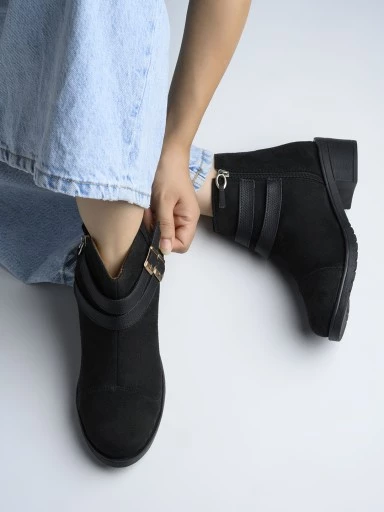 Stylestry Women Black Solid Heeled Boots