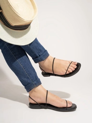 Stylestry Women Black Flat Sandals