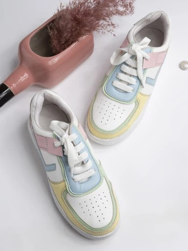 Stylestry Women White Sneaker