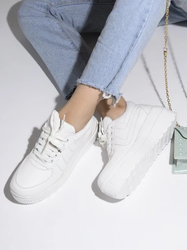 Stylestry Women White Solid Suede Heeled Sneakers