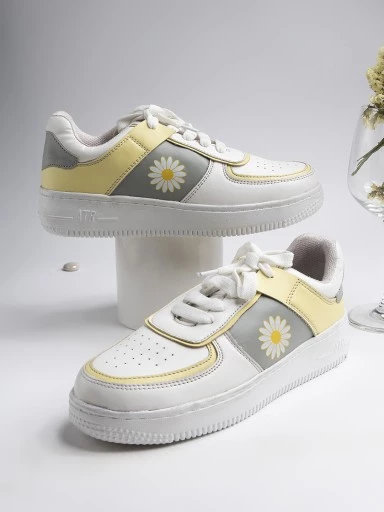 Stylestry Women White Sneaker