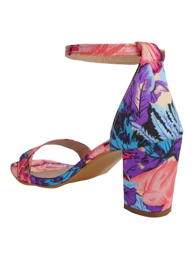 Stylestry Women & Girls Red Printed Block Heels