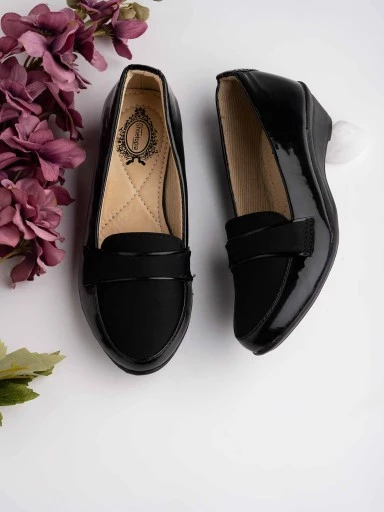 Stylestry Women's & Girl's Black Embellished Pumps