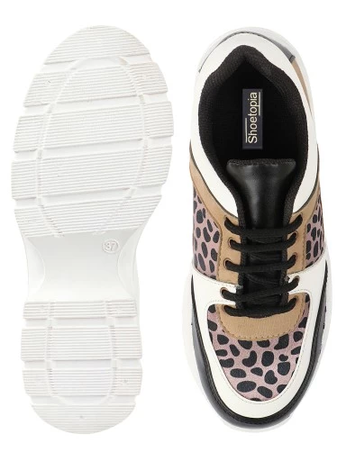 Stylestry Women Black Walking Shoes