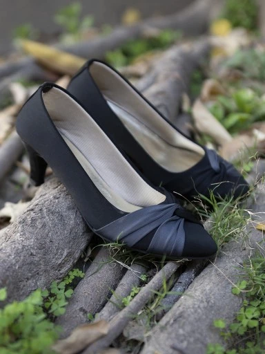 Stylestry Womens & Girls Black & Grey Colourblocked Kitten Heel Pumps