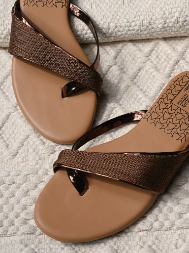 Stylestry Womens & Girls Tan Solid One Toe Flats