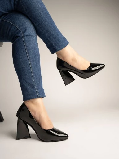 Stylestry Statement Block Heeled Pumps in Black patent Form Women & Girls