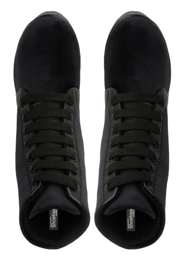 Stylestry Womens & Girls Black Solid Heeled Boots