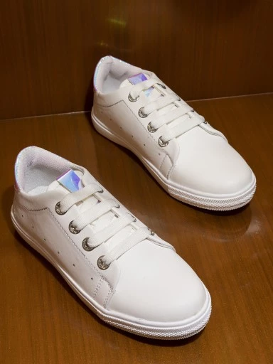 Stylestry Women white Sneaker