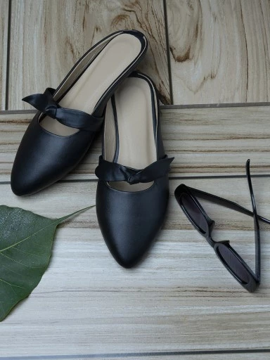 Stylestry Women Black Solid Ballerinas