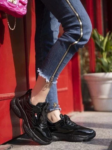 Stylestry Women Black Walking Shoes