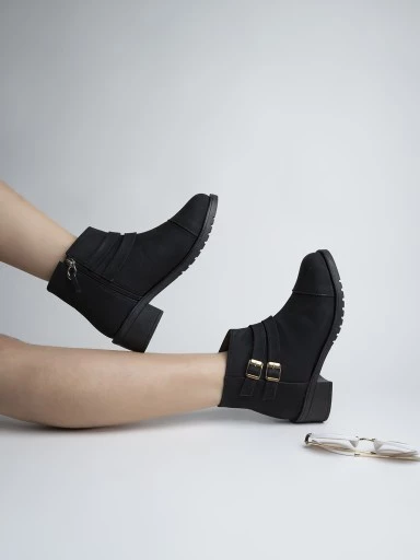 Stylestry Womens & Girls Black Solid Mid-Top Heeled Boots
