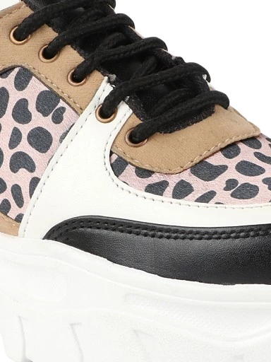 Stylestry Women Black Walking Shoes