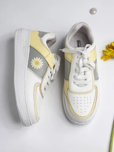 Stylestry Women White Sneaker