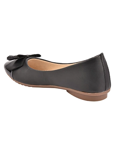 Stylestry Womens & Girls Black Solid Synthetic Ballerinas