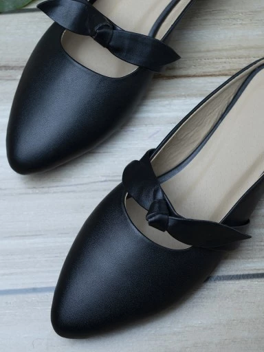 Stylestry Women Black Solid Ballerinas
